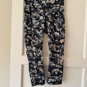 Lululemon 28 length leggings size 6